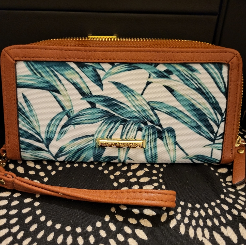 Enzo Angeolini wallet
